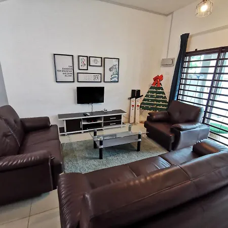 The Woodz Homestay - 2 Storey Landed House Cameron Highlands Exterior photo