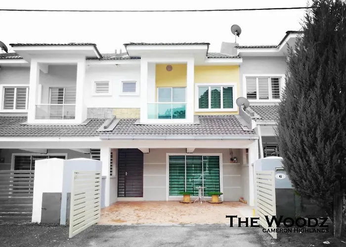 The Woodz Homestay - 2 Storey Landed House